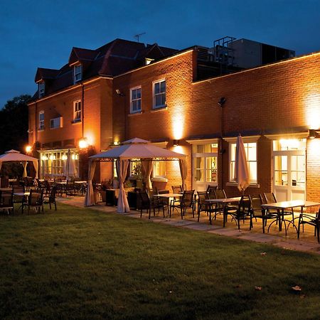 The Pinewood Hotel Slough Exterior foto