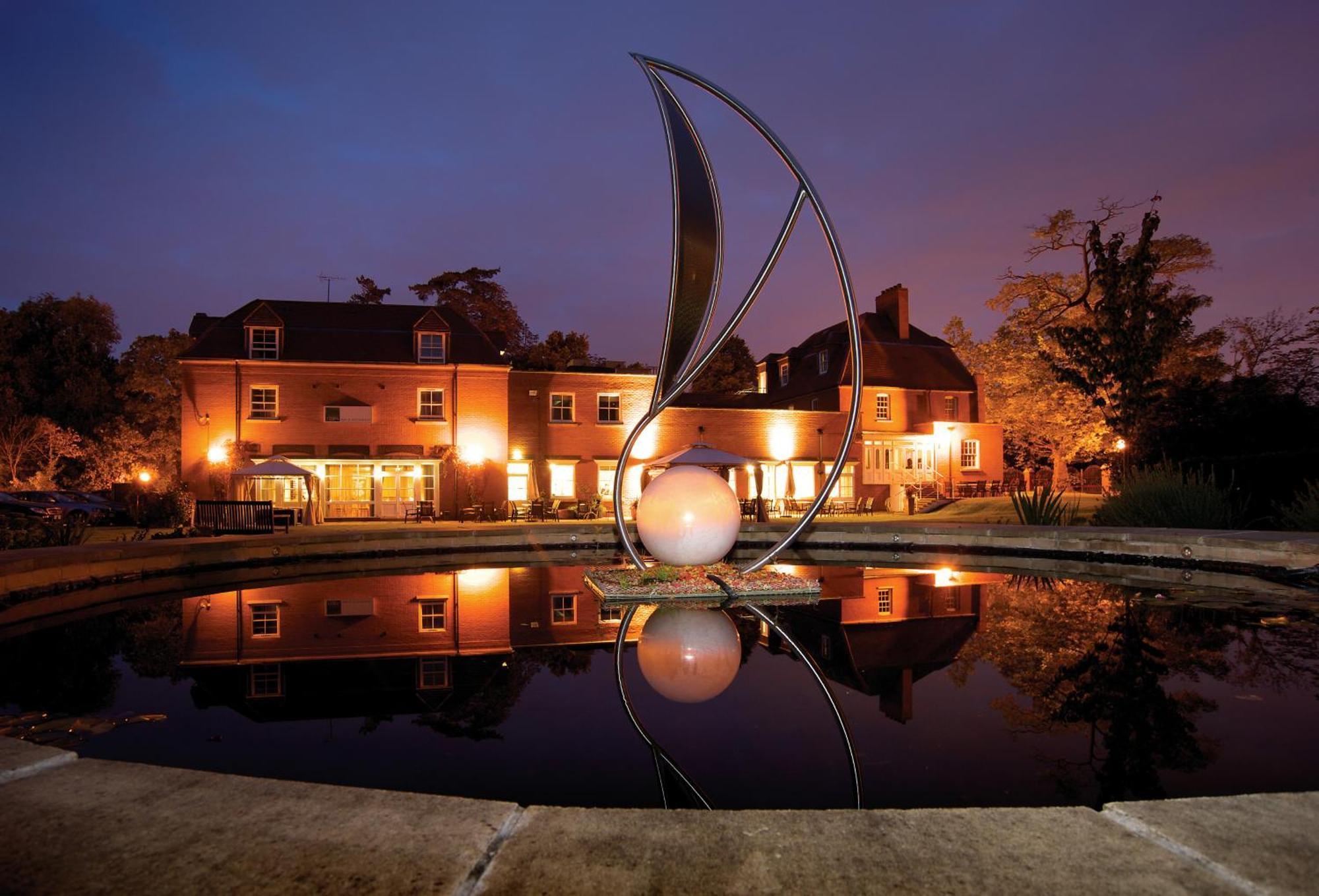The Pinewood Hotel Slough Exterior foto